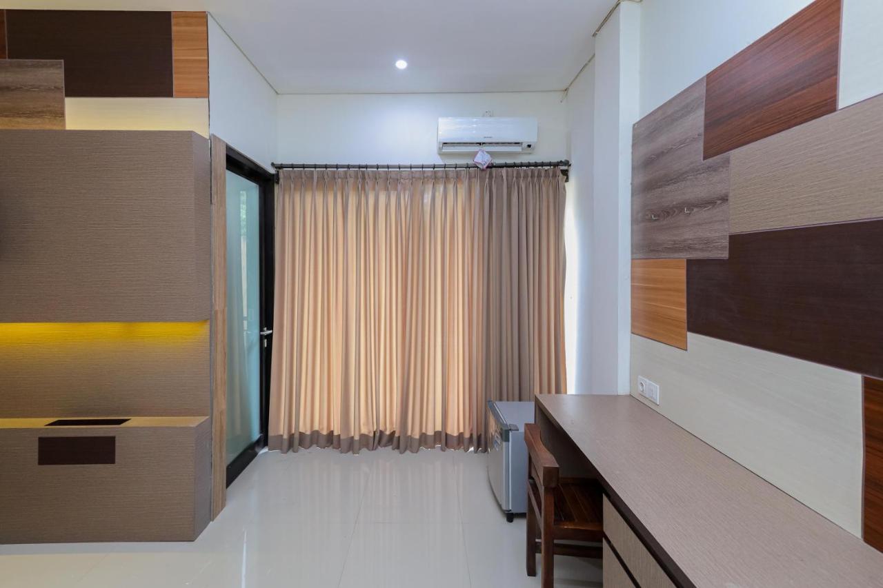 Urbanview Hotel Wg Jimbaran Bali อูงาซัน ภายนอก รูปภาพ